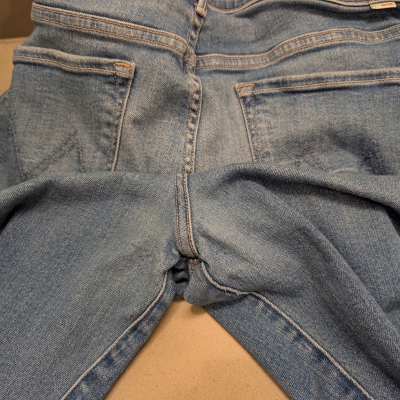 34 Mother Weekender Layover Mid Rise Flare 1585 1008 Ret $248 - Picture 10 of 16